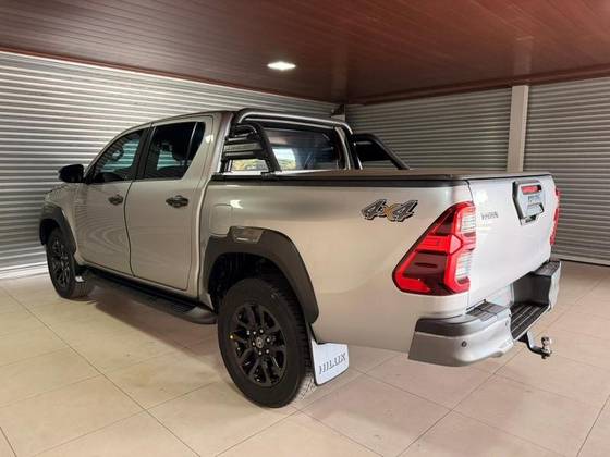 /en/city/cate-car-used-car/toyota-hilux-2024-2-8-d-4d-turbo-diesel-cd-conquest-4x4-automatic-48564998123948032/-7