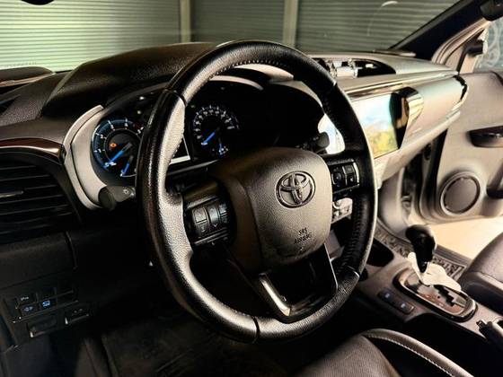 /en/city/cate-car-used-car/toyota-hilux-2024-2-8-d-4d-turbo-diesel-cd-conquest-4x4-automatic-48564998123948032/-11