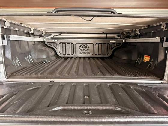 /en/city/cate-car-used-car/toyota-hilux-2024-2-8-d-4d-turbo-diesel-cd-conquest-4x4-automatic-48564998123948032/-15