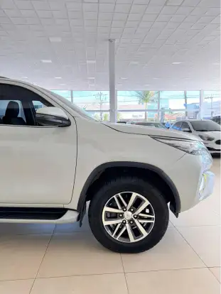 TOYOTA-HILUX SW4-2020