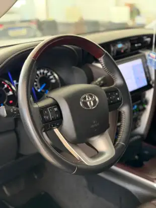 TOYOTA-HILUX SW4-2020