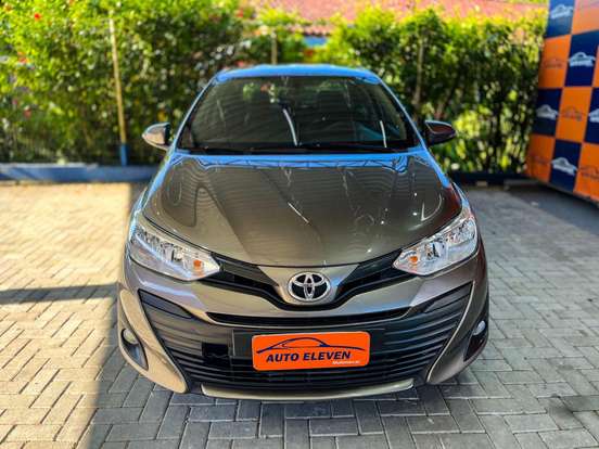 TOYOTA-YARIS-2019