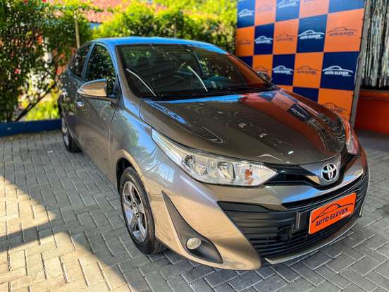 TOYOTA-YARIS-2019