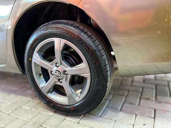 TOYOTA-YARIS-2019