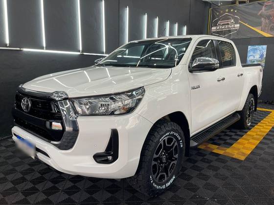 TOYOTA HILUX 2.8 D-4D TURBO DIESEL CD SR 4X4 AUTOMÁTICO