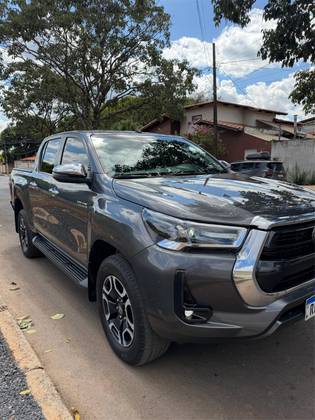 TOYOTA HILUX 2.8 D-4D TURBO DIESEL CS 4X4 MANUAL