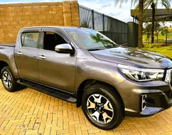 TOYOTA HILUX 2.8 SRX 4X4 CD 16V DIESEL 4P AUTOMÁTICO TOYOTA HILUX 2.8 SRX 4X4 CD 16V DIESEL 4P AUTOMÁTICO