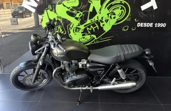 TRIUMPH-STREET TWIN-2021