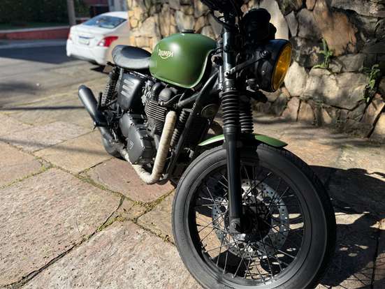 TRIUMPH-THRUXTON-2014