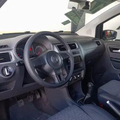 VOLKSWAGEN-FOX-2013