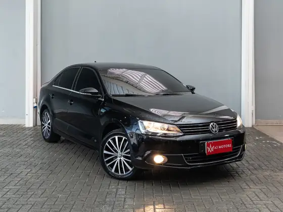 VOLKSWAGEN JETTA 2.0 TSI HIGHLINE 211CV GASOLINA 4P TIPTRONIC VOLKSWAGEN JETTA 2.0 TSI HIGHLINE 211CV GASOLINA 4P TIPTRONIC