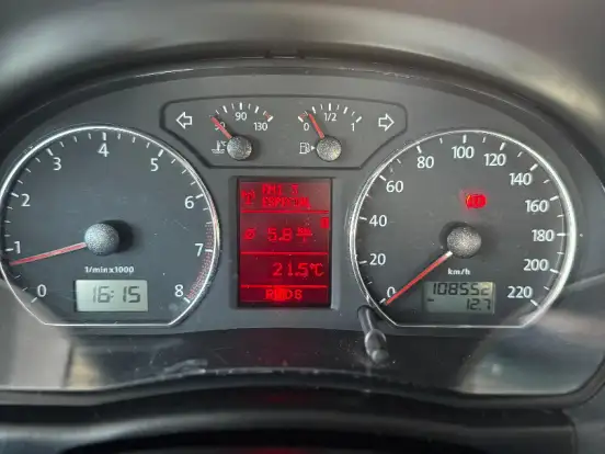 VOLKSWAGEN-POLO SEDAN-1.6 MI COMFORTLINE 8V FLEX 4P AUTOMATIZADO VOLKSWAGEN-POLO SEDAN-2014