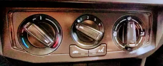VOLKSWAGEN-VOYAGE-2021