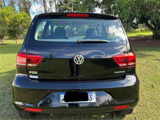 VOLKSWAGEN-FOX-2017