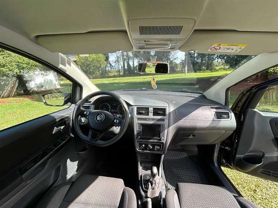 VOLKSWAGEN-FOX-2017