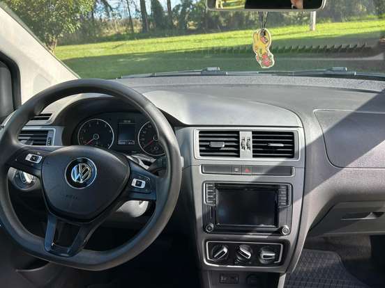 VOLKSWAGEN-FOX-2017