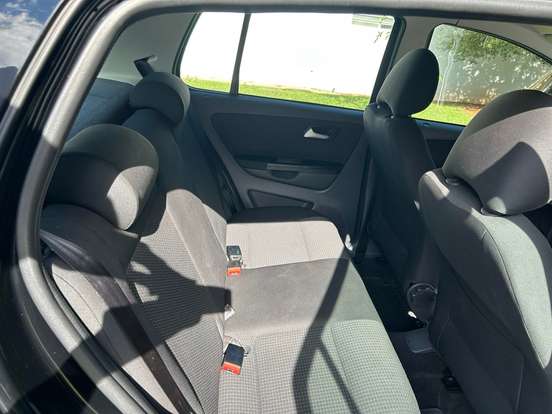VOLKSWAGEN-FOX-2017