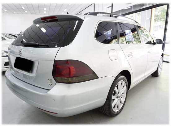 VOLKSWAGEN-JETTA-2010