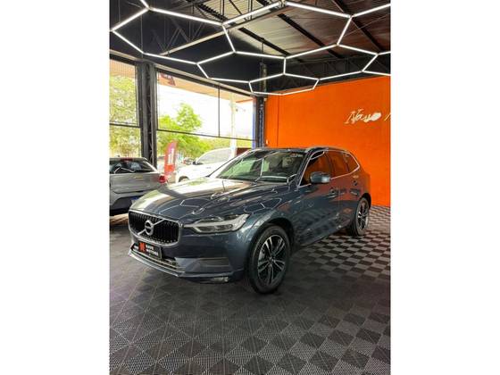 VOLVO XC60 2.0 D5 DIESEL MOMENTUM AWD GEARTRONIC