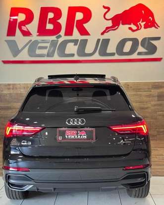 AUDI-Q3-2022