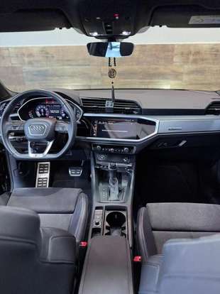 AUDI-Q3-2022