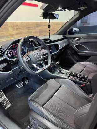 AUDI-Q3-2022