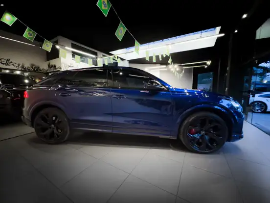 AUDI-RS Q8-2021
