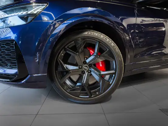 AUDI-RS Q8-2021