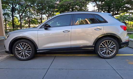 AUDI-Q3-2021