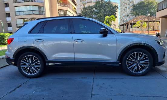 AUDI-Q3-2021
