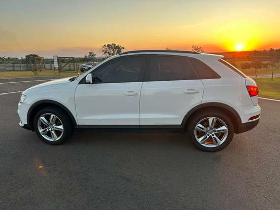 AUDI-Q3-2015