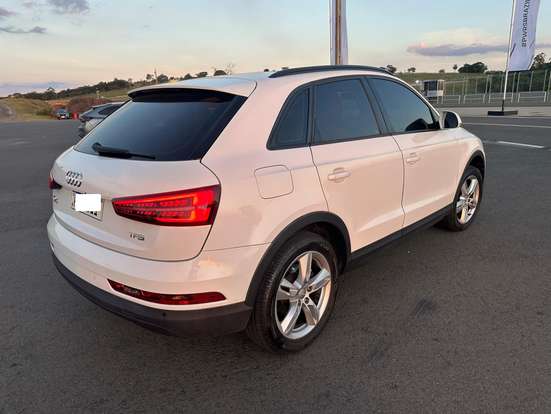 AUDI-Q3-2015