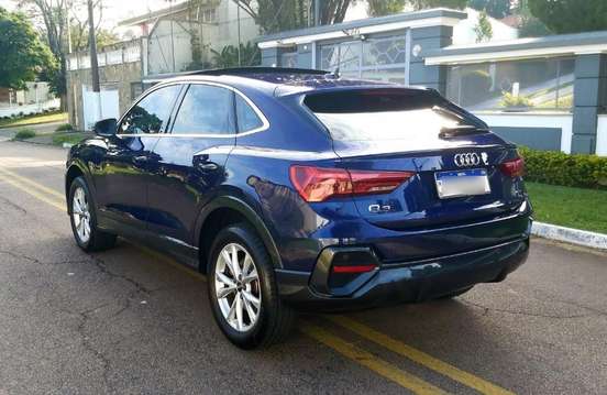 AUDI-Q3-2022