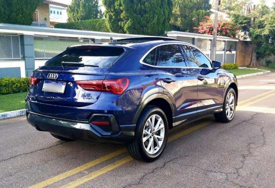 AUDI-Q3-2022