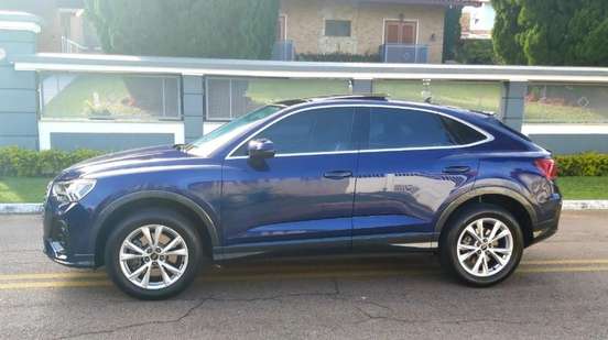 AUDI-Q3-2022