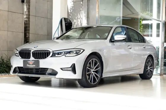 BMW 320i 2.0 16V TURBO GASOLINA SPORT AUTOMÁTICO BMW 320i 2.0 16V TURBO GASOLINA SPORT AUTOMÁTICO