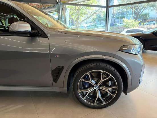 BMW-X5-3.0 I6 TURBO HÍBRIDO XDRIVE50E M SPORT AUTOMÁTICO BMW-X5-2024