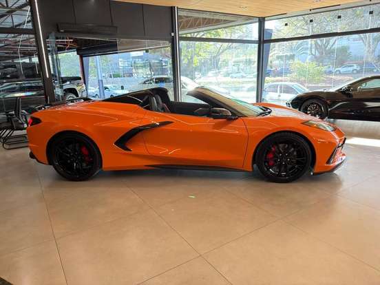 CHEVROLET-CORVETTE-6.2 V8 LT3 GASOLINA STINGRAY CONVERSIVEL AUTOMÁTICO CHEVROLET-CORVETTE-2024