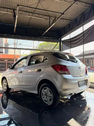 CHEVROLET-ONIX-2015