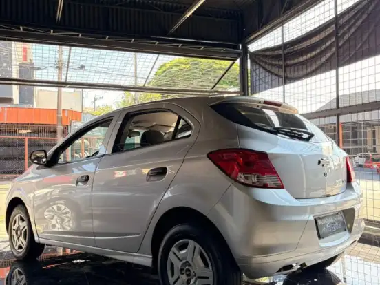 CHEVROLET-ONIX-1.0 MPFI LS 8V FLEX 4P MANUAL CHEVROLET-ONIX-2015