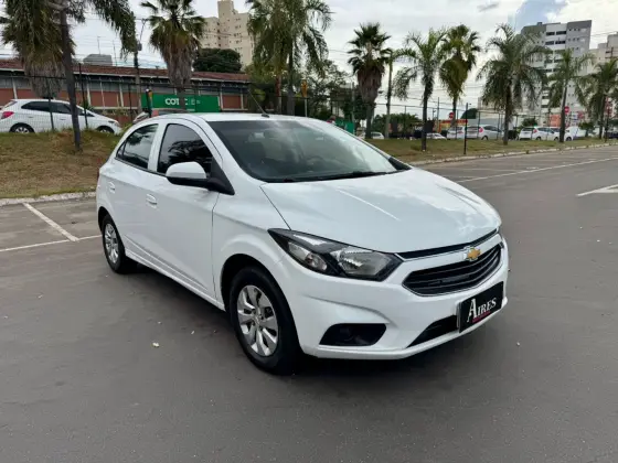 CHEVROLET ONIX 1.0 MPFI LT 8V FLEX 4P MANUAL CHEVROLET ONIX 1.0 MPFI LT 8V FLEX 4P MANUAL