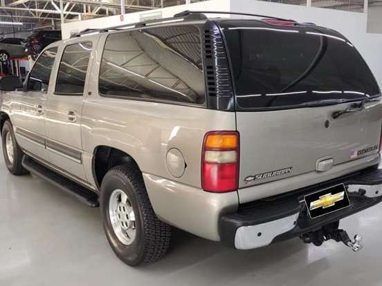 CHEVROLET-SUBURBAN-5.7 V8 GASOLINA 4P AUTOMÁTICO CHEVROLET-SUBURBAN-2002