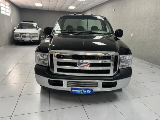 FORD F-250 3.9 XLT 4X2 CS DIESEL 2P MANUAL