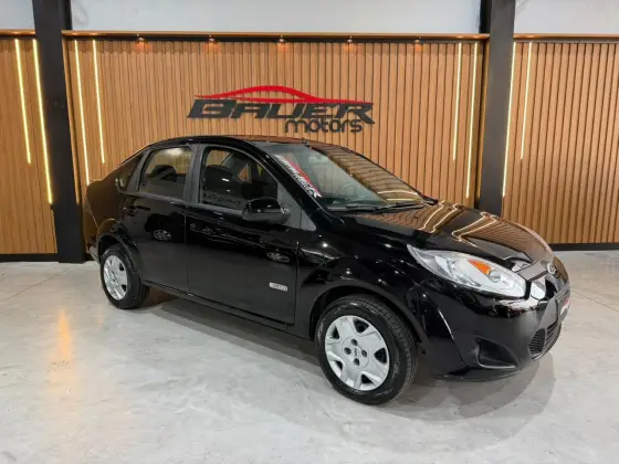 FORD FIESTA 1.0 ROCAM SEDAN 8V FLEX 4P MANUAL FORD FIESTA 1.0 ROCAM SEDAN 8V FLEX 4P MANUAL