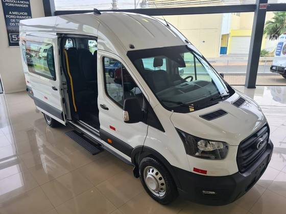 FORD TRANSIT 2.0 ECOBLUE DIESEL MINIBUS 17+1 L4H3 MANUAL