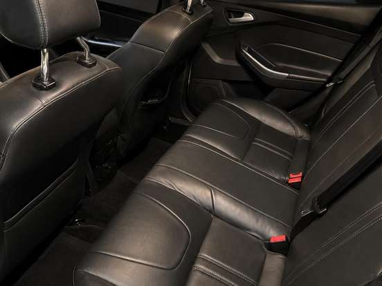 FORD-FOCUS-2.0 SE PLUS 16V FLEX 4P POWERSHIFT FORD-FOCUS-2015