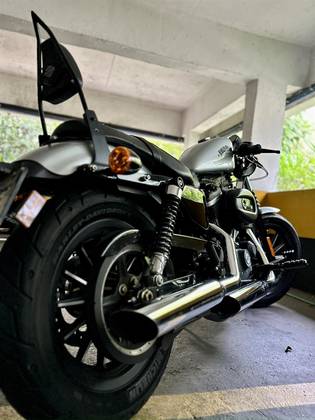 HARLEY-DAVIDSON SPORTSTER XL 883N IRON 