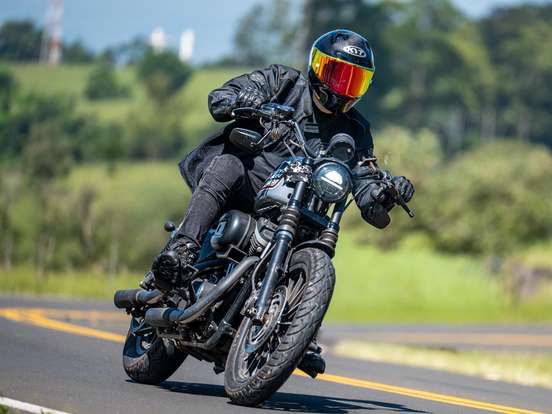 HARLEY-DAVIDSON-SPORTSTER XL 883 R HARLEY-DAVIDSON-SPORTSTER XL 883 R-2013