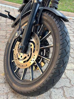 HARLEY-DAVIDSON-SPORTSTER XL 883 R-2013