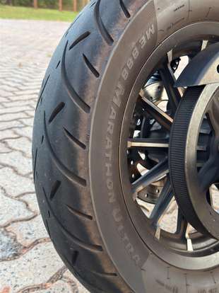 HARLEY-DAVIDSON-SPORTSTER XL 883 R-2013